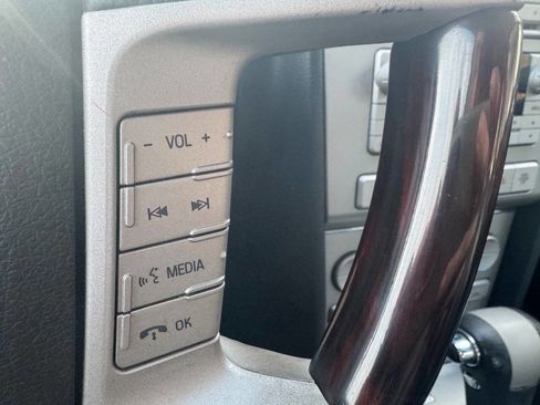 Used 2008 Lincoln MKZ image 24