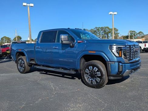 New 2026 GMC Sierra 2500 Denali w/ Technology Package AWD/4WD image 2