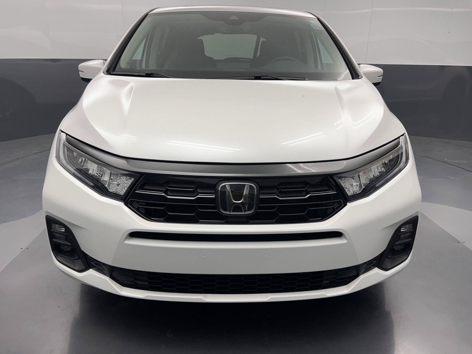 Certified 2026 Honda Odyssey Touring image 2