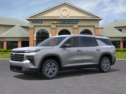 New 2026 Chevrolet Traverse LT image 3
