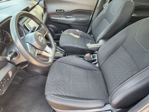 Used 2022 Nissan Kicks S image 10