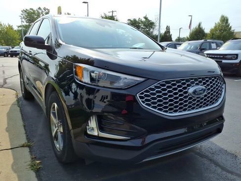 Used 2023 Ford Edge SEL w/ Convenience Package AWD/4WD image 3