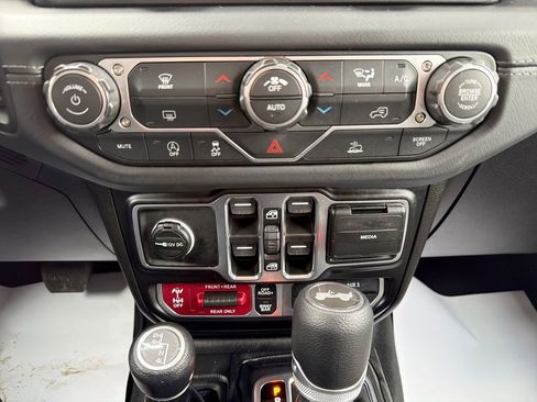 Used 2026 Jeep Wrangler Unlimited Rubicon image 26