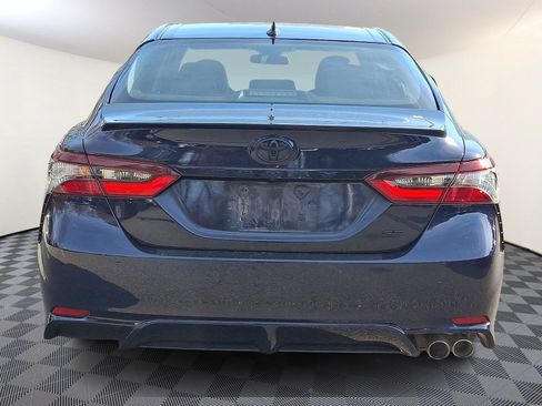 Used 2021 Toyota Camry SE image 5