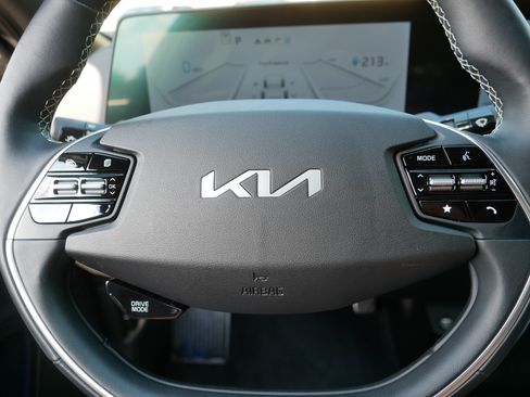 Certified 2024 Kia EV6 GT-Line AWD/4WD image 25