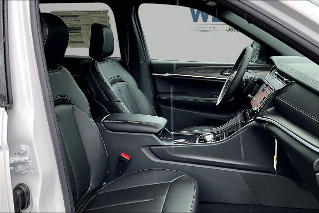 New 2026 Jeep Grand Cherokee Limited AWD/4WD image 11