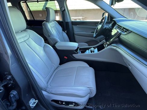 Used 2021 Jeep Grand Cherokee L Overland w/ Luxury Tech Group IV image 43