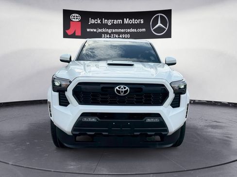 Used 2025 Toyota Tacoma TRD Sport AWD/4WD image 8