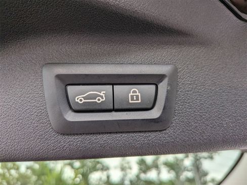 Used 2022 BMW X7 xDrive40i w/ Premium Package image 37