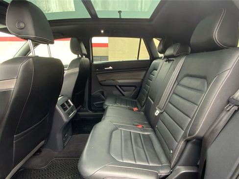 Used 2023 Volkswagen Atlas Cross Sport SEL image 11