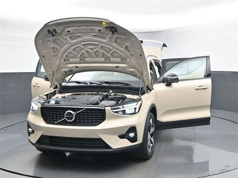 New 2026 Volvo XC40 B4 Plus w/ Protection Package Premier image 54