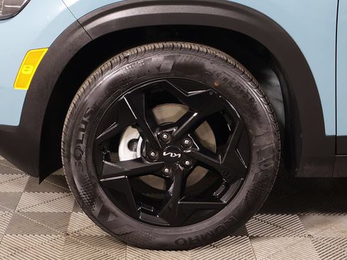 Certified 2026 Kia Seltos EX w/ EX Sunroof Package FWD image 23