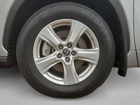 Used 2021 Toyota Highlander LE AWD/4WD image 30
