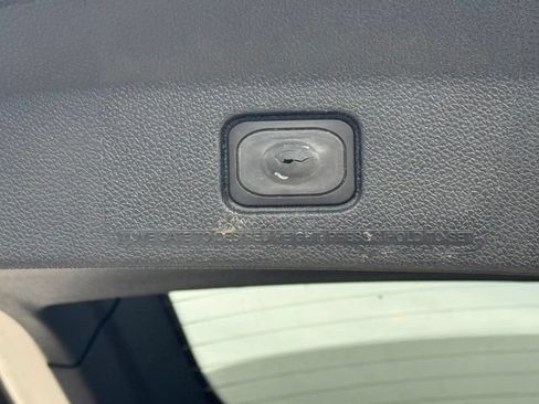 Used 2017 Ford Explorer Limited w/ Equipment Group 301A FWD image 16