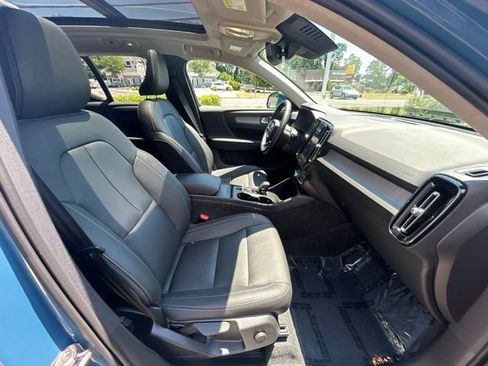 Used 2025 Volvo XC40 B5 Core AWD/4WD image 15