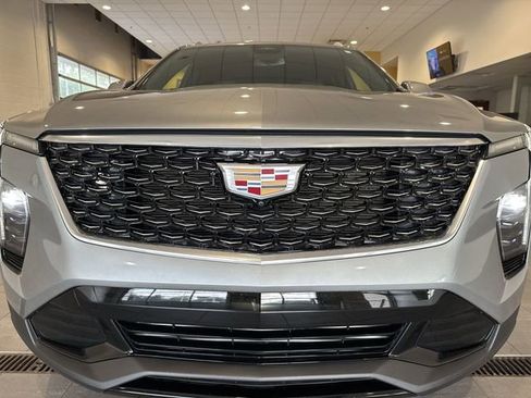 Certified 2025 Cadillac XT4 Premium Luxury w/ Cold Weather Package FWD image 10