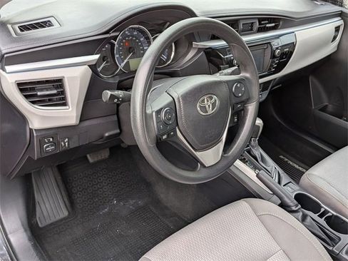Used 2015 Toyota Corolla LE image 11