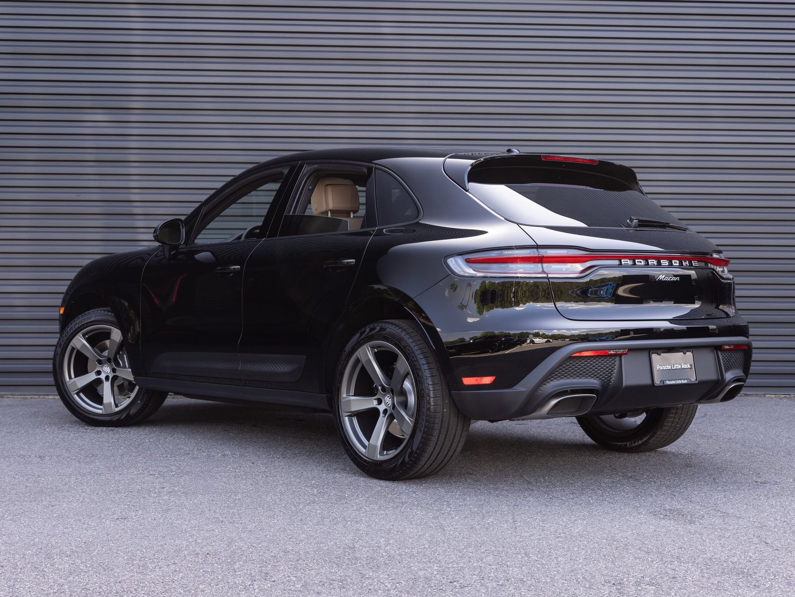 Certified 2026 Porsche Macan AWD/4WD image 3