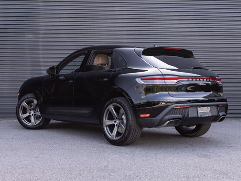 Certified 2026 Porsche Macan AWD/4WD image 3