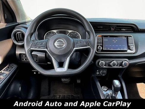 Used 2021 Nissan Kicks S image 9