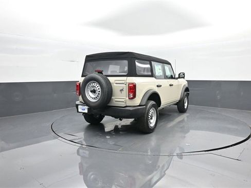 New 2025 Ford Bronco 4-Door image 7