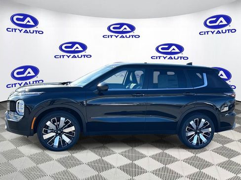 New 2026 Mitsubishi Outlander SE image 6