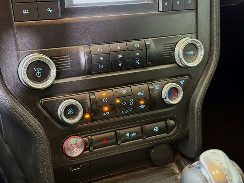 Used 2022 Ford Mustang Coupe image 18