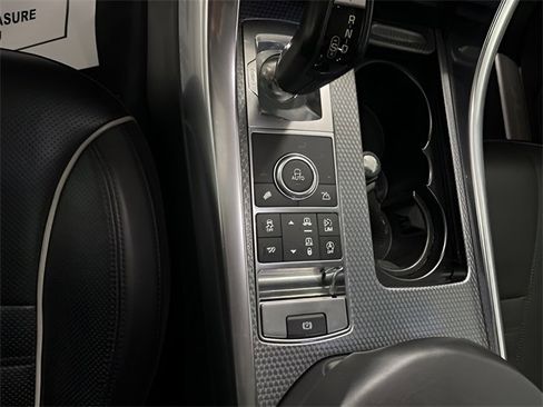 Used 2017 Land Rover Range Rover Sport SVR image 16