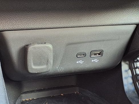 Used 2025 Chevrolet TrailBlazer LT w/ Convenience Package FWD image 23
