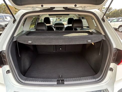 Used 2022 Volkswagen Taos SEL w/ Panoramic Sunroof Package image 44