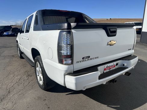 Used 2008 Chevrolet Avalanche LT w/ LT Preferred Equipment Group image 3