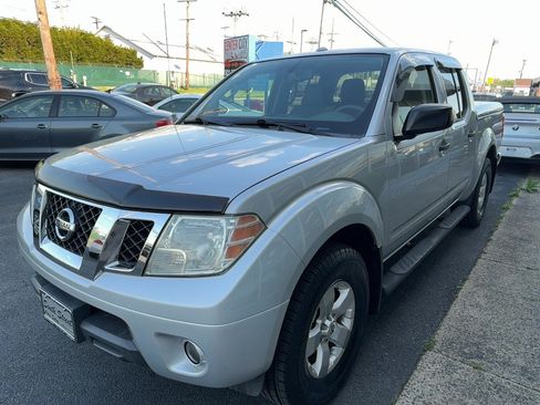 Used 2013 Nissan Frontier SV w/ SV Value Truck Pkg RWD image 5