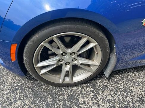 Used 2020 Chevrolet Camaro SS RWD image 10