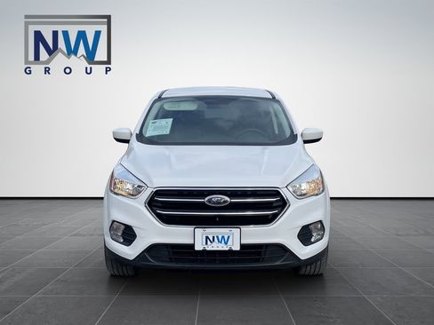 Used 2017 Ford Escape SE w/ SE Cold Weather Package image 2