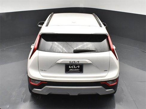 Used 2025 Kia Niro EX image 46