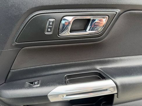 Used 2015 Ford Mustang Coupe image 26