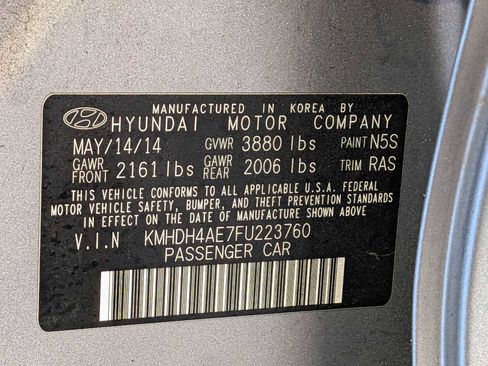 Used 2015 Hyundai Elantra SE image 30