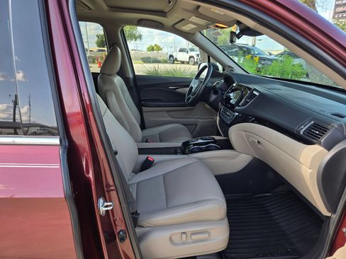 Used 2019 Honda Pilot Touring image 24