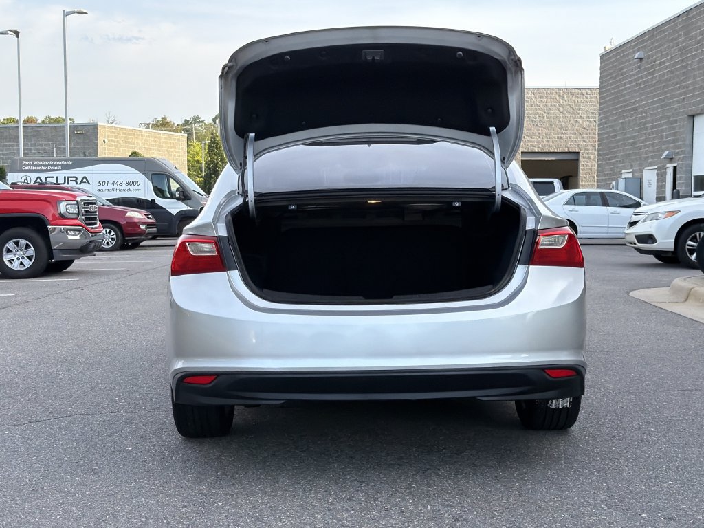 Used 2018 Chevrolet Malibu LT FWD image 14
