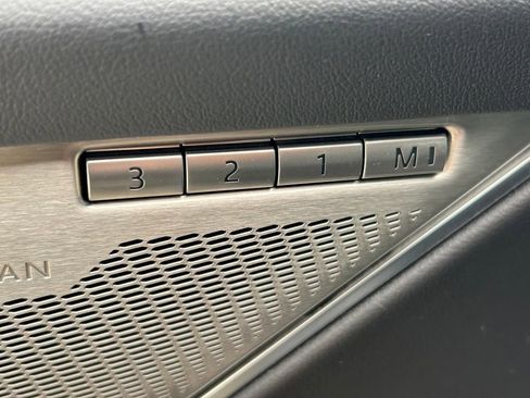 Used 2024 Jaguar F-PACE R-Dynamic S image 28