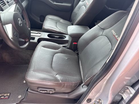Used 2011 Nissan Frontier PRO-4X w/ Pro-4x Luxury Pkg AWD/4WD image 22