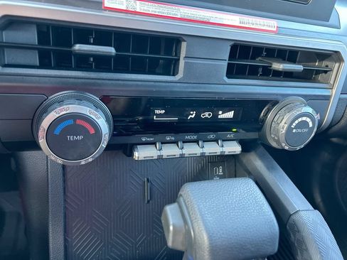Certified 2025 Toyota 4Runner SR5 AWD/4WD image 25