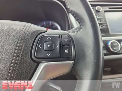 Used 2016 Toyota Highlander XLE AWD/4WD image 16