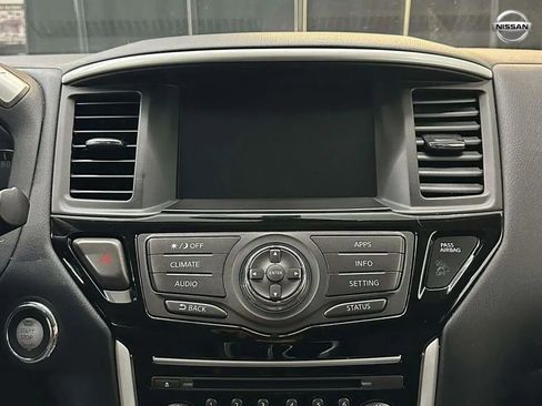 Used 2020 Nissan Pathfinder SV image 20