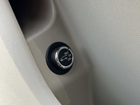 Used 2021 Cadillac XT4 Luxury w/ Cold Weather Package image 29