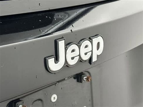 Used 2017 Jeep Renegade Sport w/ Power & Air Group image 25