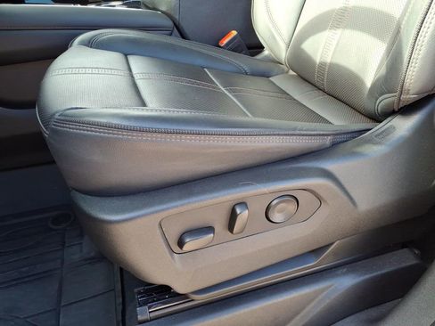 Used 2025 Chevrolet Tahoe High Country image 19