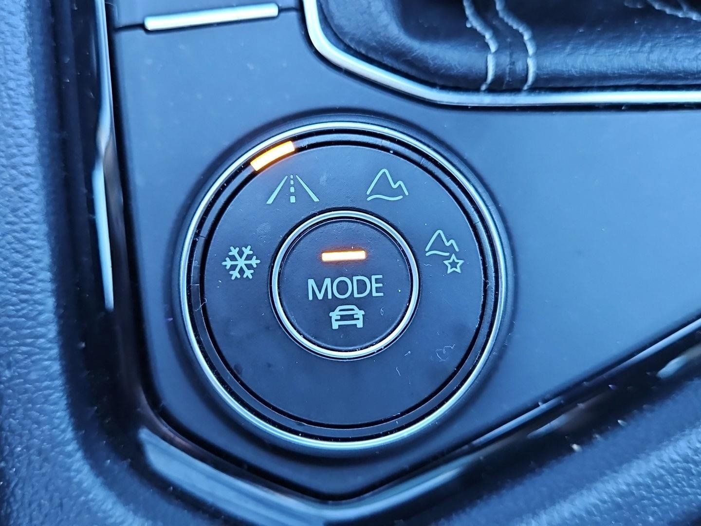Used 2024 Volkswagen Taos SE AWD/4WD image 25