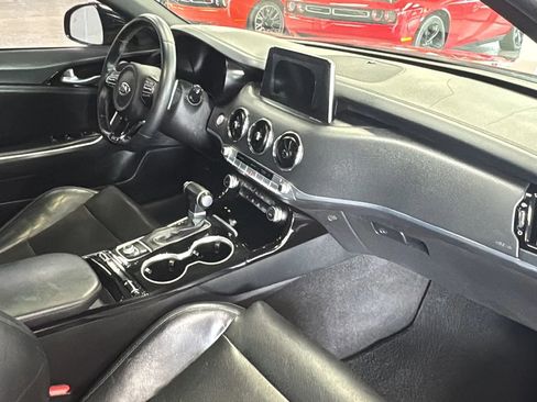 Used 2020 Kia Stinger GT-Line w/ Sun & Sound Package RWD image 8