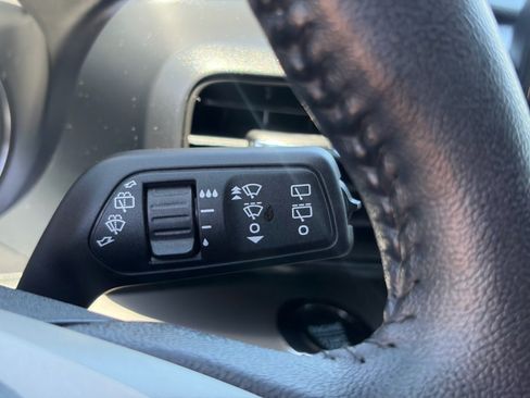 Used 2023 Ford Explorer XLT RWD image 18